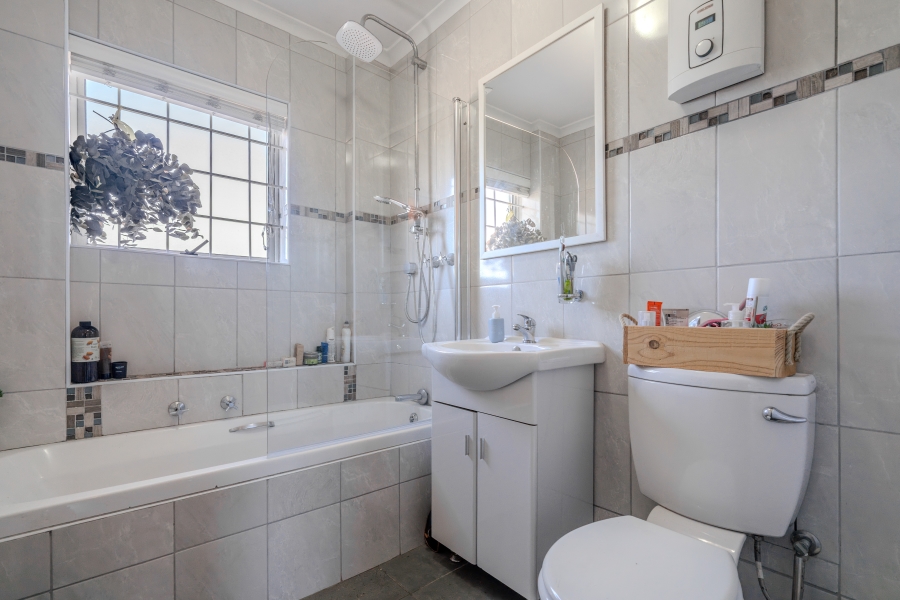 To Let 2 Bedroom Property for Rent in Century City Western Cape